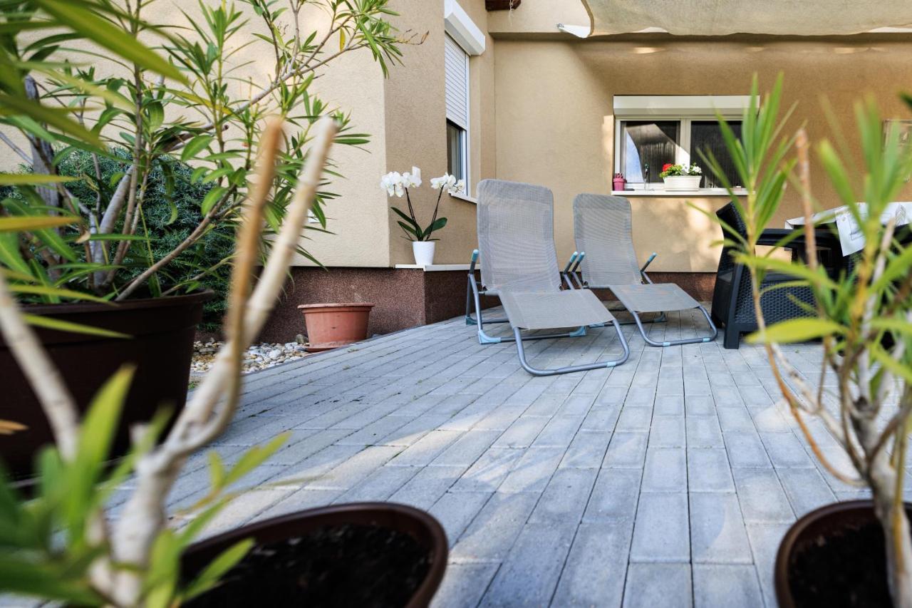 Fekete Orchidea Apartman Balatonkenese Εξωτερικό φωτογραφία