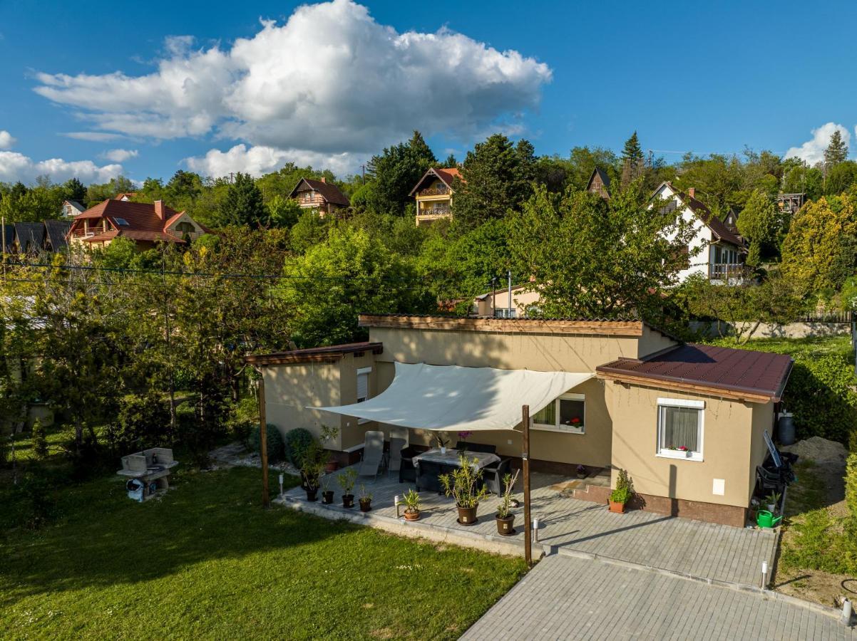 Fekete Orchidea Apartman Balatonkenese Εξωτερικό φωτογραφία