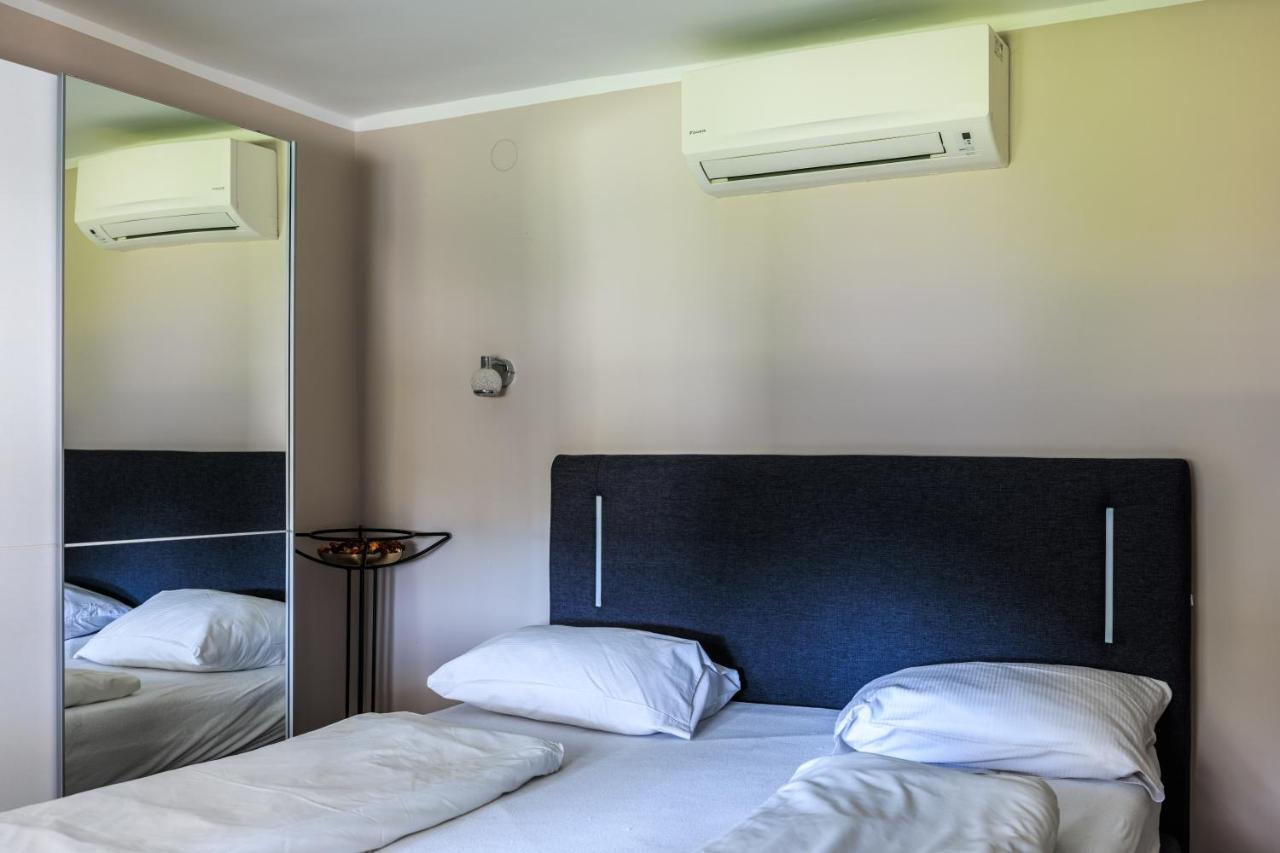 Fekete Orchidea Apartman Balatonkenese Εξωτερικό φωτογραφία